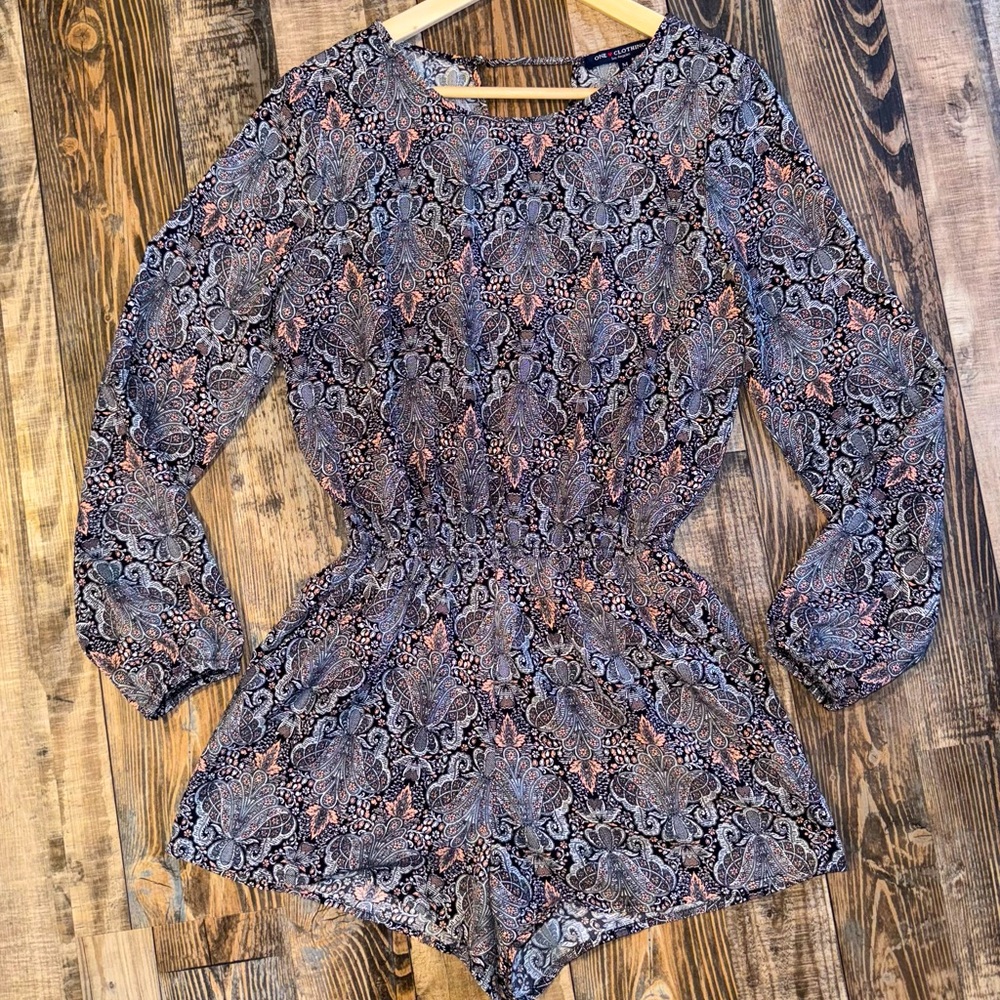 One‎ ❤️ Clothing Sheer Long Sleeve Romper Size Medium